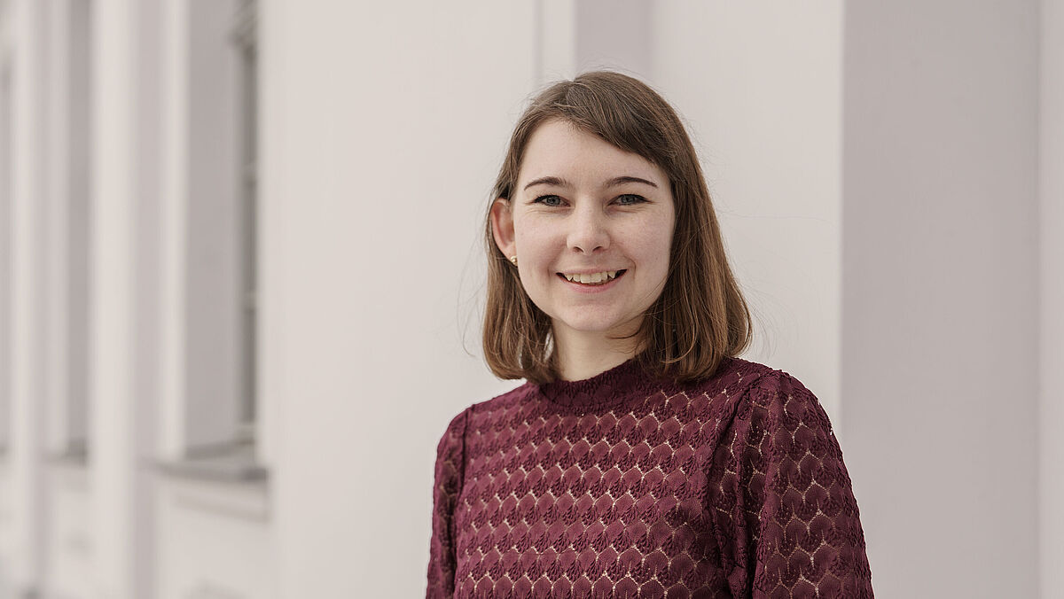 Porträt Yasmin-Coralie Berg Porträt Yasmin-Coralie Berg