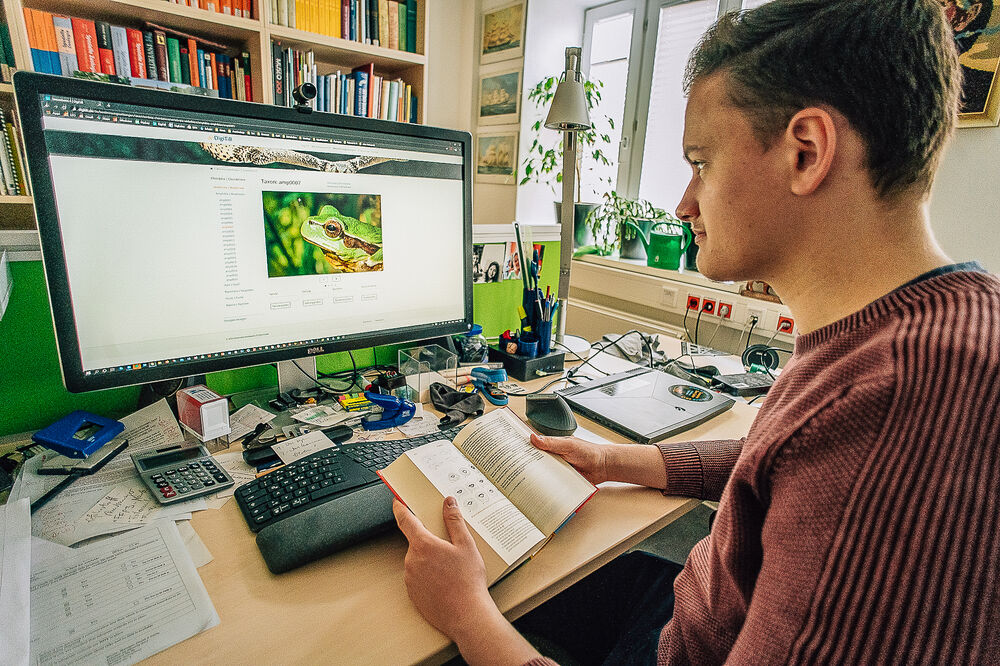 Studierender bei der Arbeit mit DigiTib @OleKracht Studierender bei der Arbeit mit DigiTib @OleKracht