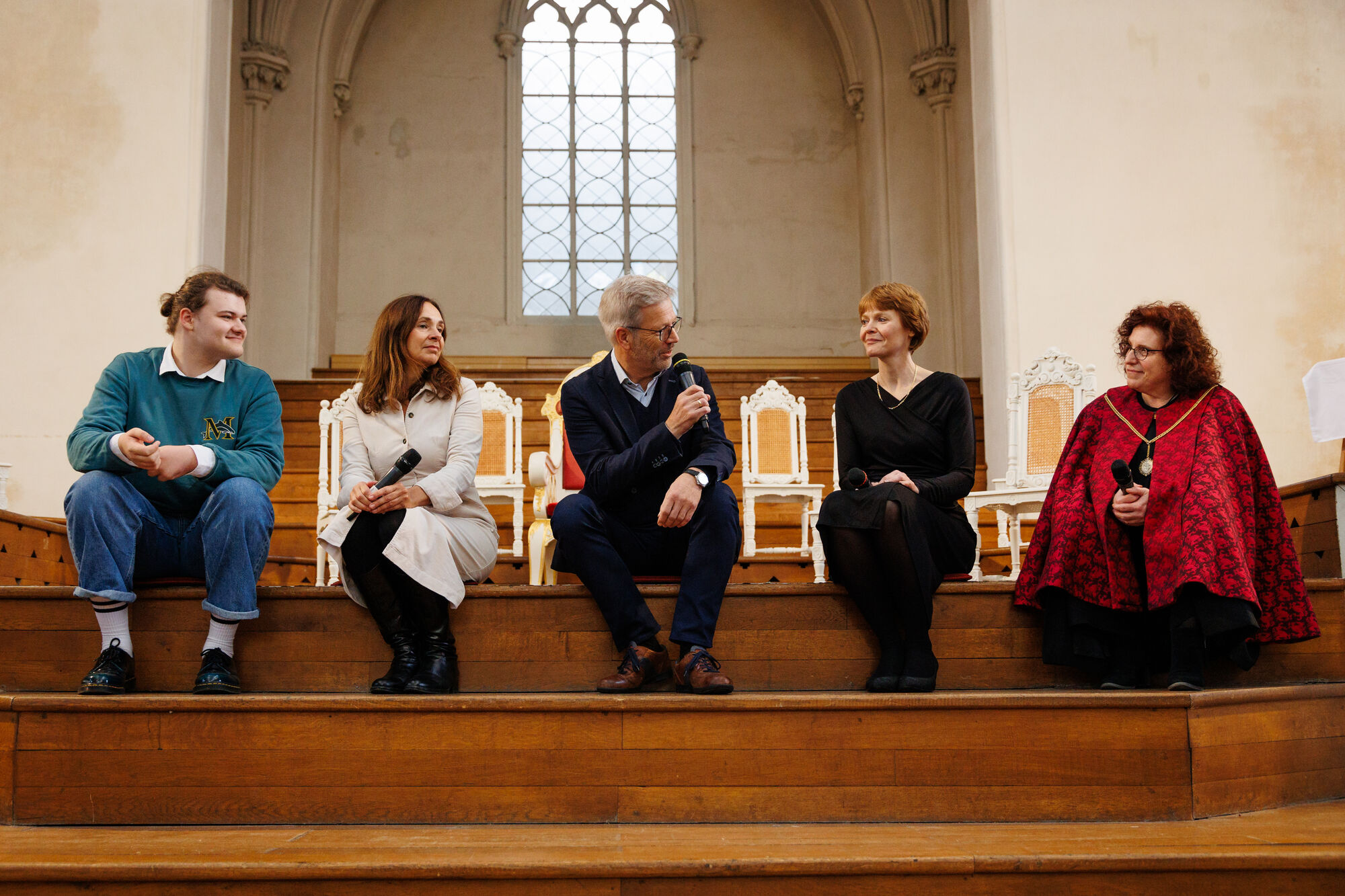 Opening ceremony Guests from various institutions linked to studies in Greifswald answering questions in an animated interview.