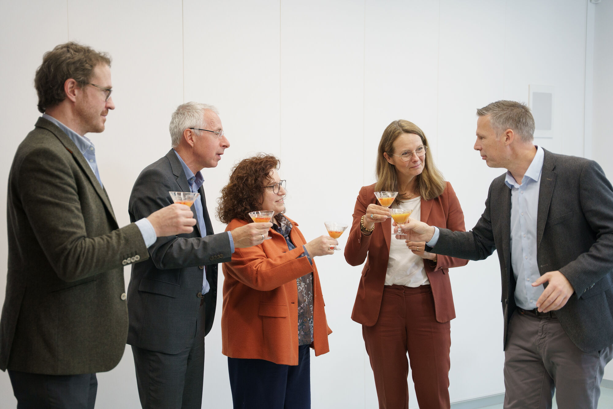 Auf ein erfolgreiches Projekt! Anstoß mit einem selbstgemachten, alkoholfreien Algencocktail. Auf ein erfolgreiches Projekt! Anstoß mit einem selbstgemachten, alkoholfreien Algencocktail.