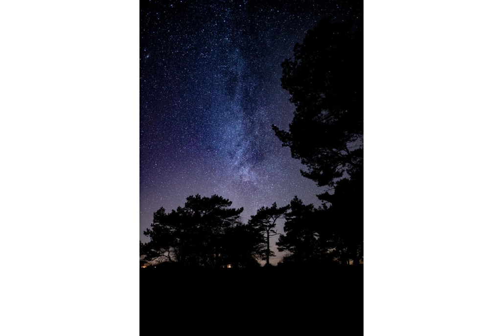 Ein Bild von einem Sternenhimmel.