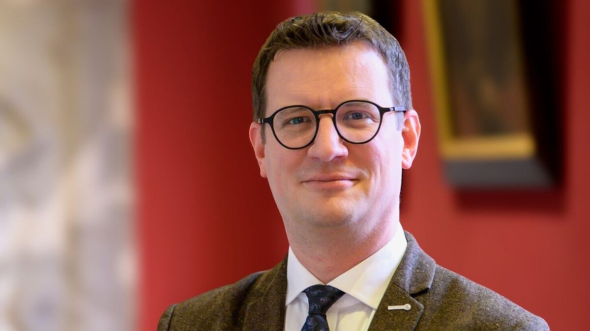 Thomas Jenssen, Manager of the Office of the Rectorate Portrait of Thomas Jenssen, Manager of the Office of the Rectorate in the Aula