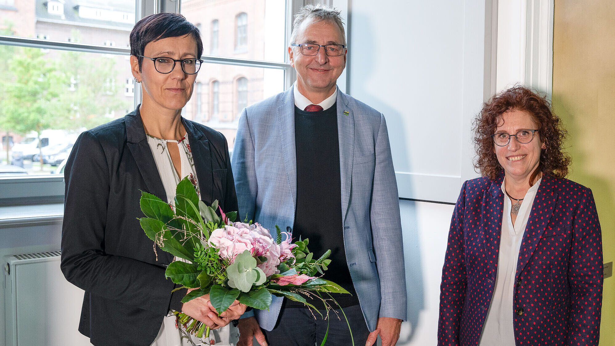 The photo shows: from left Dr. Juliane Huwe, Prof. Dr. Bornscheuer, Prof. Dr. Katharina Riedel 