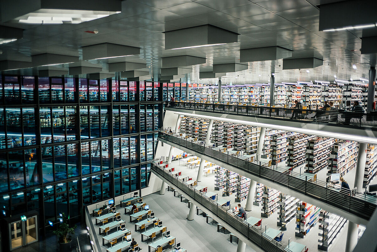 Zentrale Universitätsbibliothek, Innenansicht