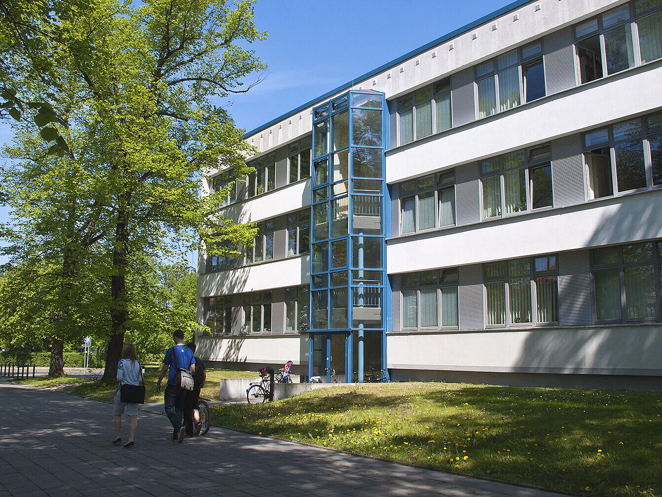 Symbolbild Gebäude der Wirtschaftswissenschaften