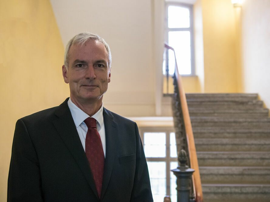 Portrait Prof. Dr. Karlhans Endlich - @Laura Schirmeister Portrait Prof. Dr. Karlhans Endlich - @Laura Schirmeister