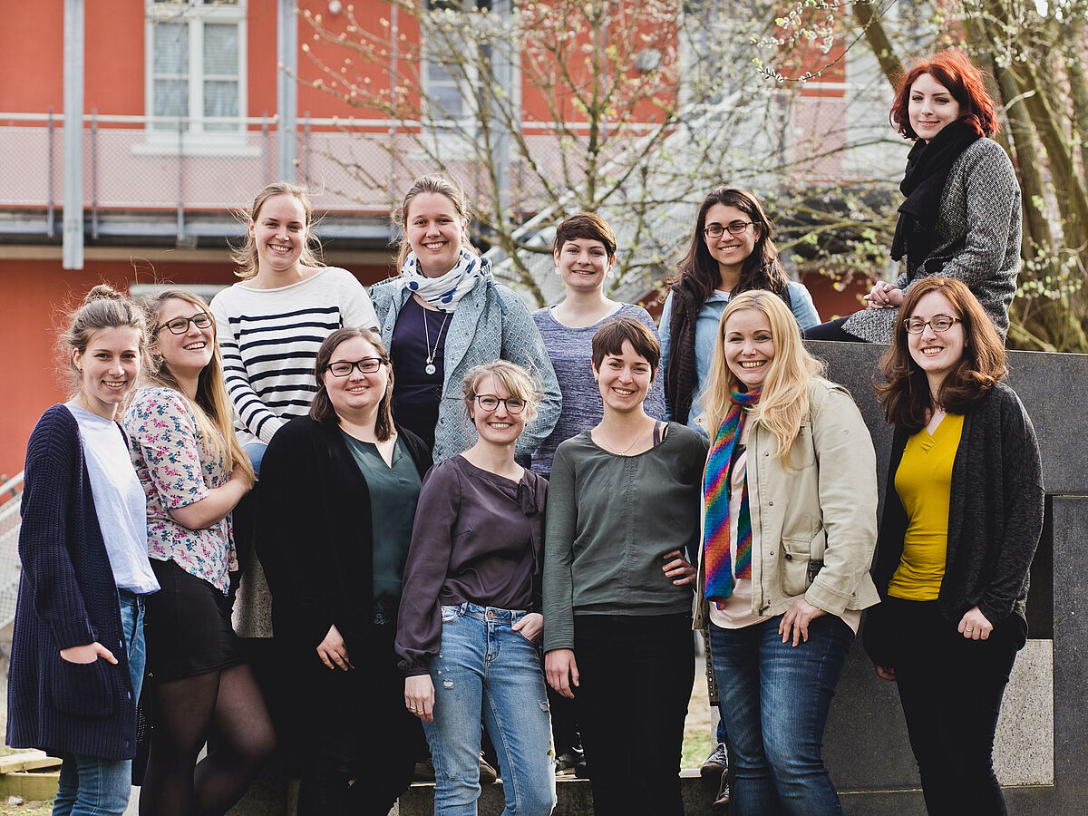 Gruppenfoto der Absolventinnen 2017